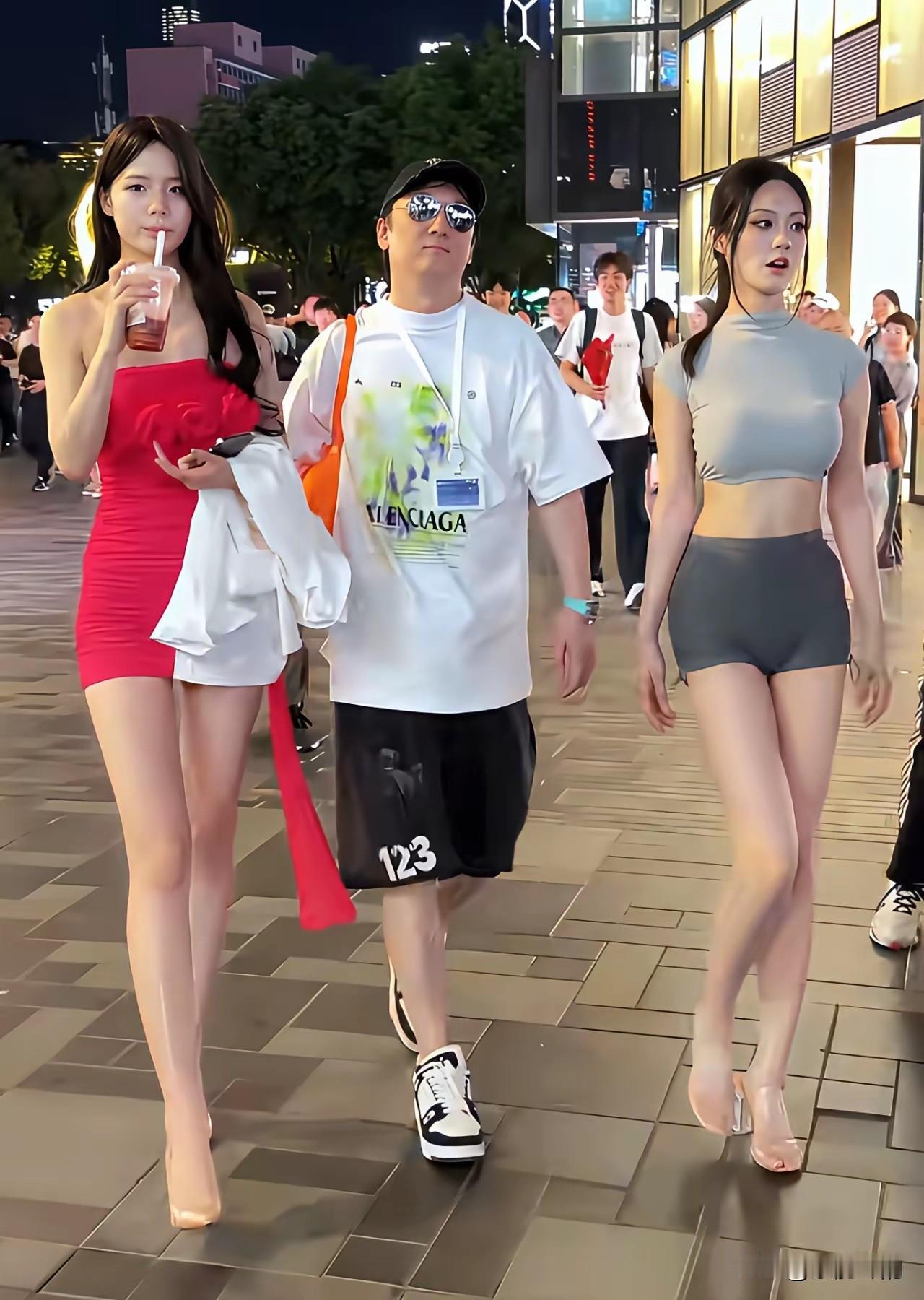 不得不说，这男人才是真正的人生赢家。