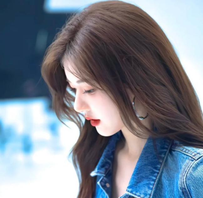 你是始料不及的心动，是我唯恐不及的惊鸿