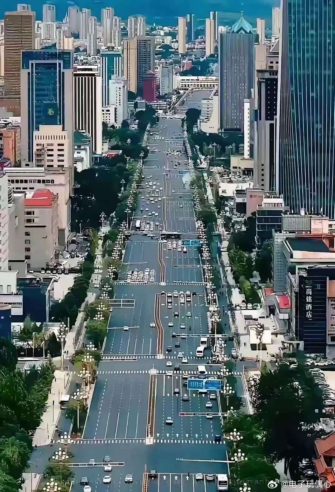 如果每个城市路都像这样修，堵车是不存在的。