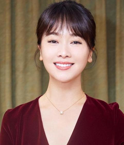 左小青如今想再走进婚姻，恐怕已经不太容易了，原因并不是年龄问题，也不是因为她对高