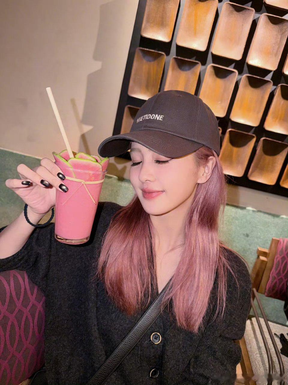 白鹿晒成都美食挺好的​​​