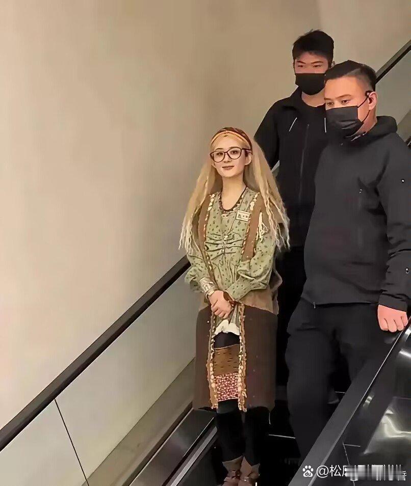 原来这是赵丽颖吗？我都没有认出来
