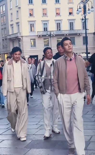 怪不得贾冰要减肥，这是减了个肥吗？这简直是换了个人啊！