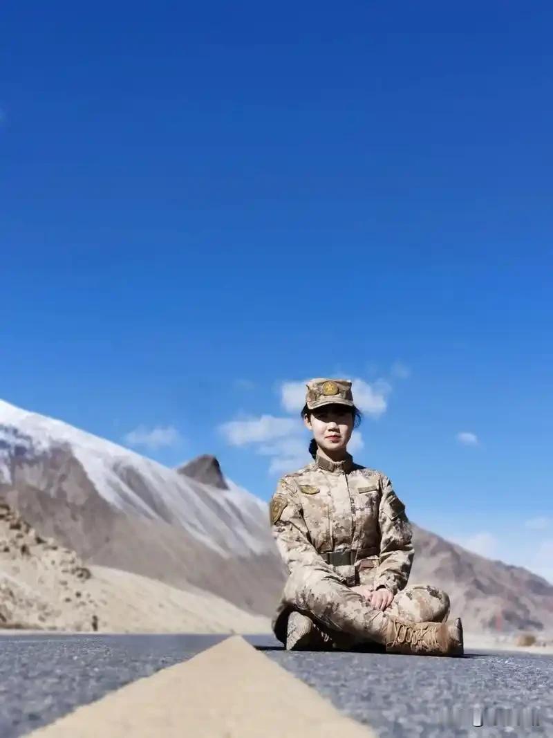 有位女同学在西藏快退伍了，她打电话跟我倾诉自己正面临两难抉择：其一，不要求安排工