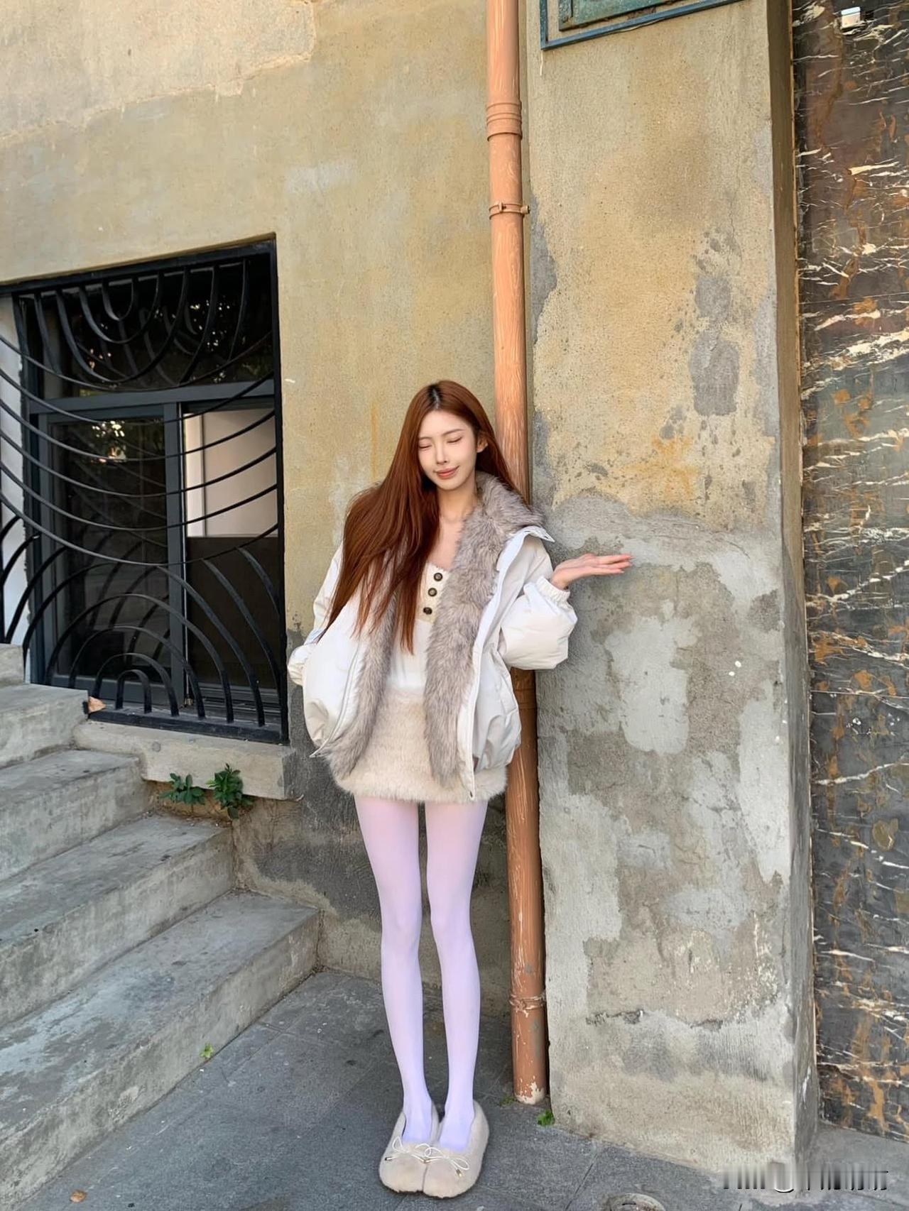 怎样穿搭能显示出温柔的女生气质?女人如何穿出含蓄的性感?魅力街拍一起分享美