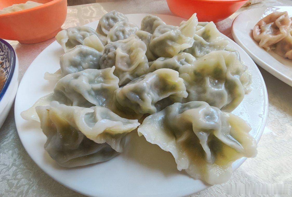 鸭血粉丝店也遭LV起诉热点解读LV维权接连波及连锁奶茶品牌与街边鸭血粉丝小店，