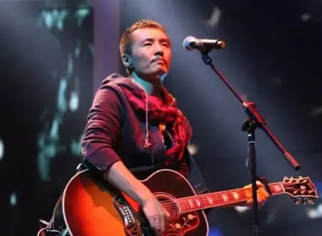 2013年，朴树乐队的吉他手程鑫，被查出胰腺癌，晚期，朴树却说：“你快死了，想想