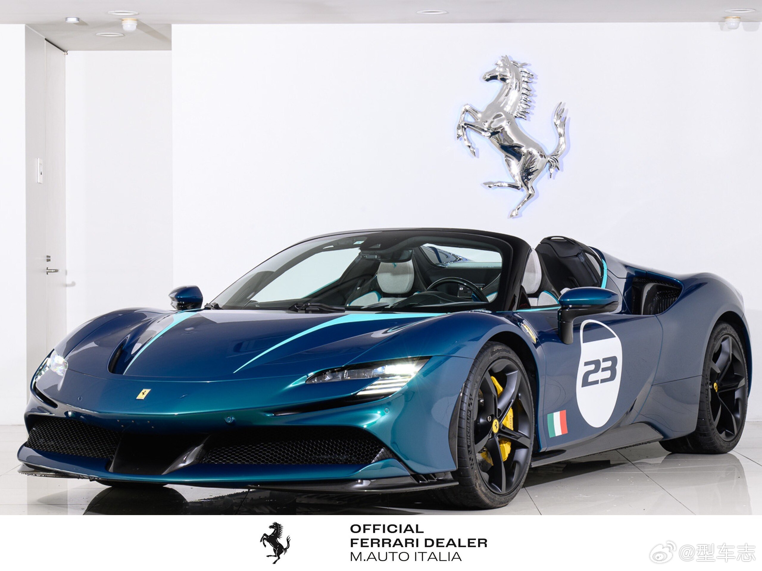 这辆带TailorMade定制、Cavalcade纪念属性的法拉利SF90S