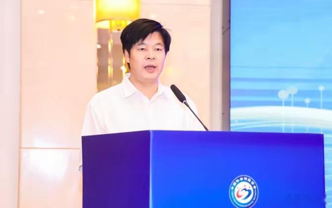 【郑功成：养老保险制度必须加快走向更加公平的步伐！】9月19日，第七届全国养老金