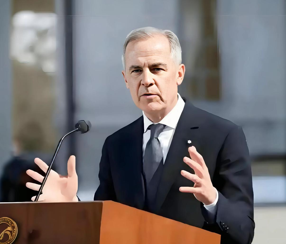 这消息有意思了！前几天加拿大总理访华，你们猜怎么着？直接宣布把咱们电动车