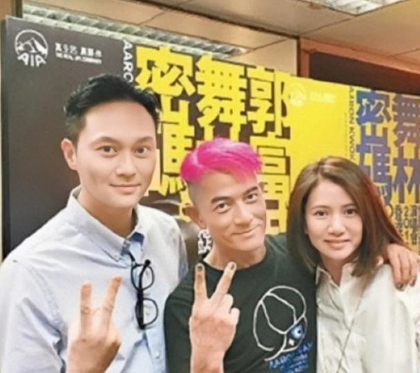 郭富城给张智霖发微信，第一句话永远不是“在吗”。他直接问：“袁领导，今晚批不批麻