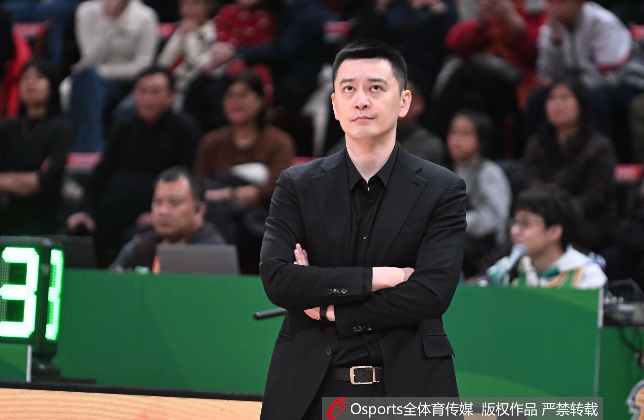 杨鸣辞职有误? 记者: 让信息再飞一会 非官方回应都只是信息拼图