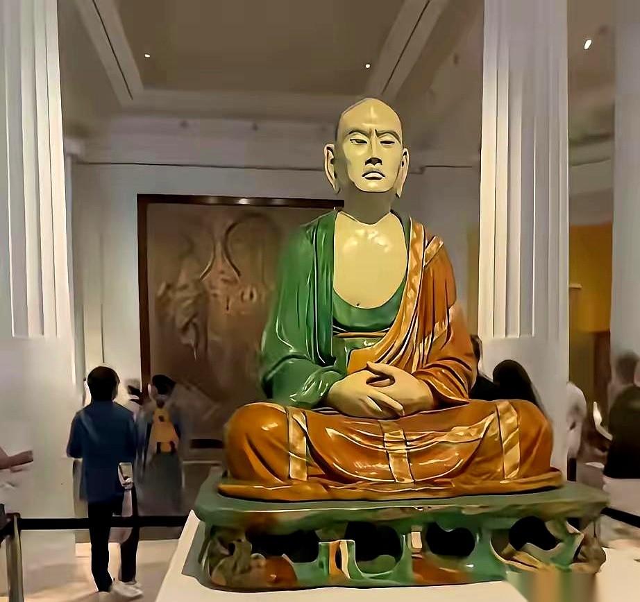 跟你说个今天听来的，特扎心的事儿。博物馆不让拍照，你以为是怕闪光灯把老祖宗的宝