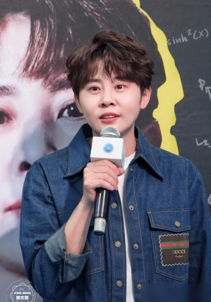 王濛直播拍碎玻璃杯：我引进的林孝埈，被你们练废了！你敢信？林孝埈术后自费找