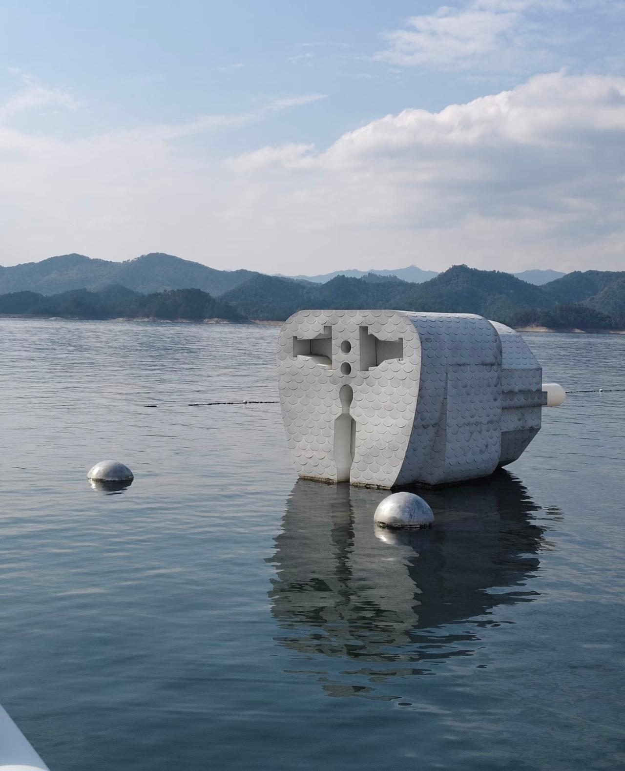 有去过千岛湖的朋友，应该都有见过这个大插头吧！有人知道这是干啥的吗？就这样