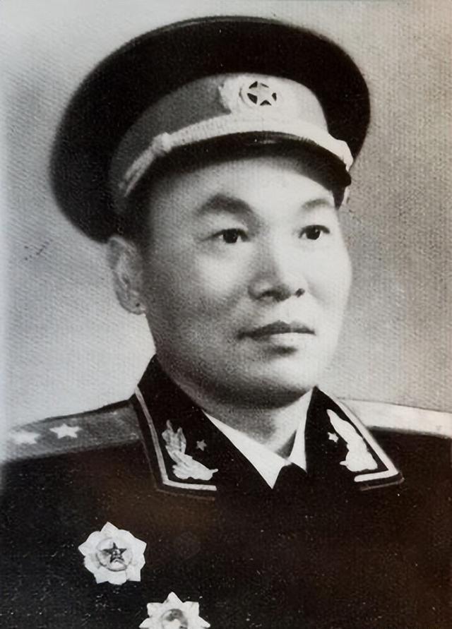 1935年7月，红25军主力北上长征，为掩护转移，留下一个连在鄂豫陕根据地坚持游