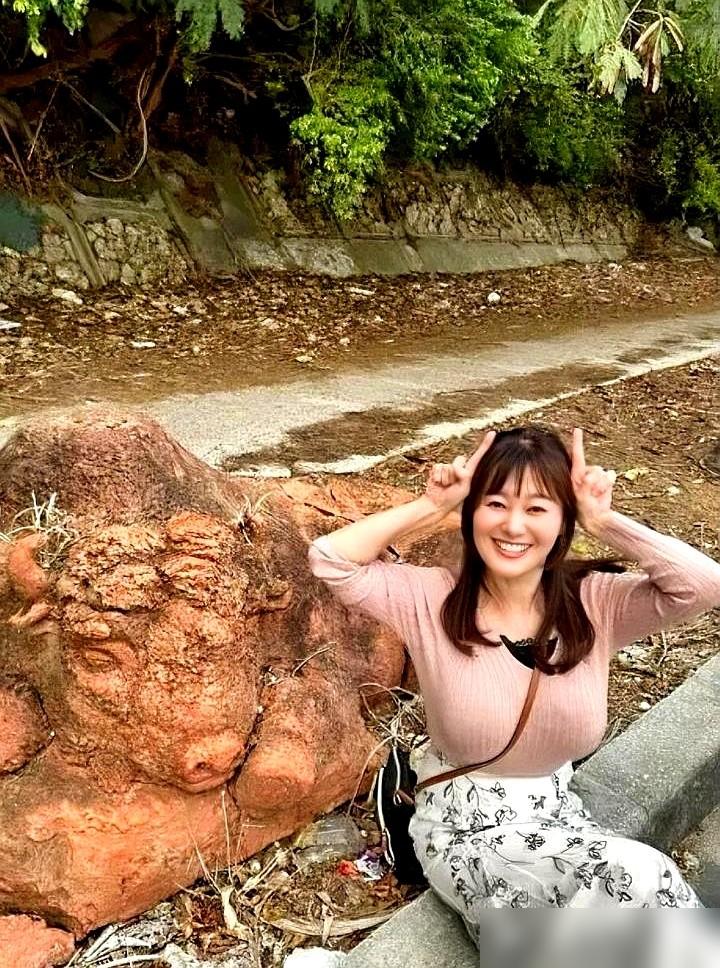 竹中知華，当年NHK一纸投诉砸了饭碗，如今却靠那“不合时宜”的曲线，在网上杀了个