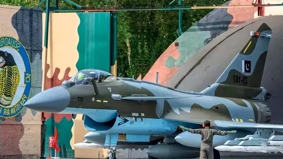 彻底摊牌！巴基斯坦突入沙特，全套中国导弹压阵，美国安保霸权直接崩塌中东突发