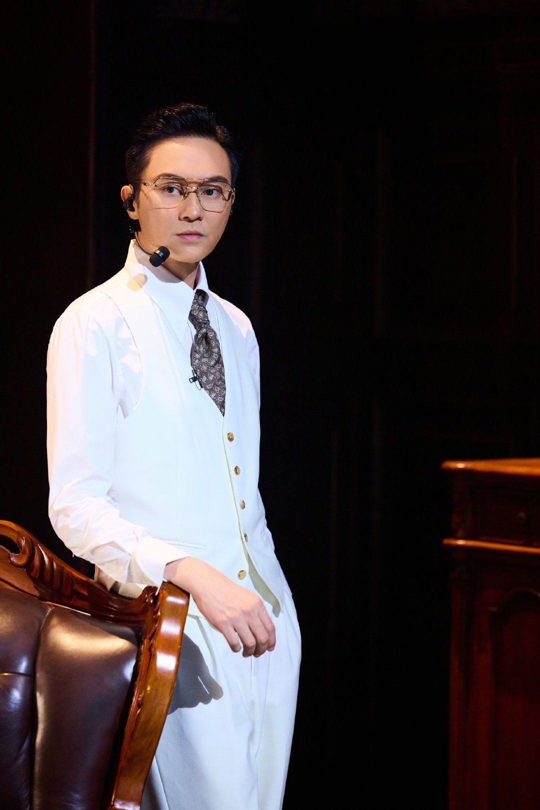 张智霖要爆了披荆斩棘名场面预警！张智霖简直综艺鬼才，靠厚脸皮和发红包承诺当选