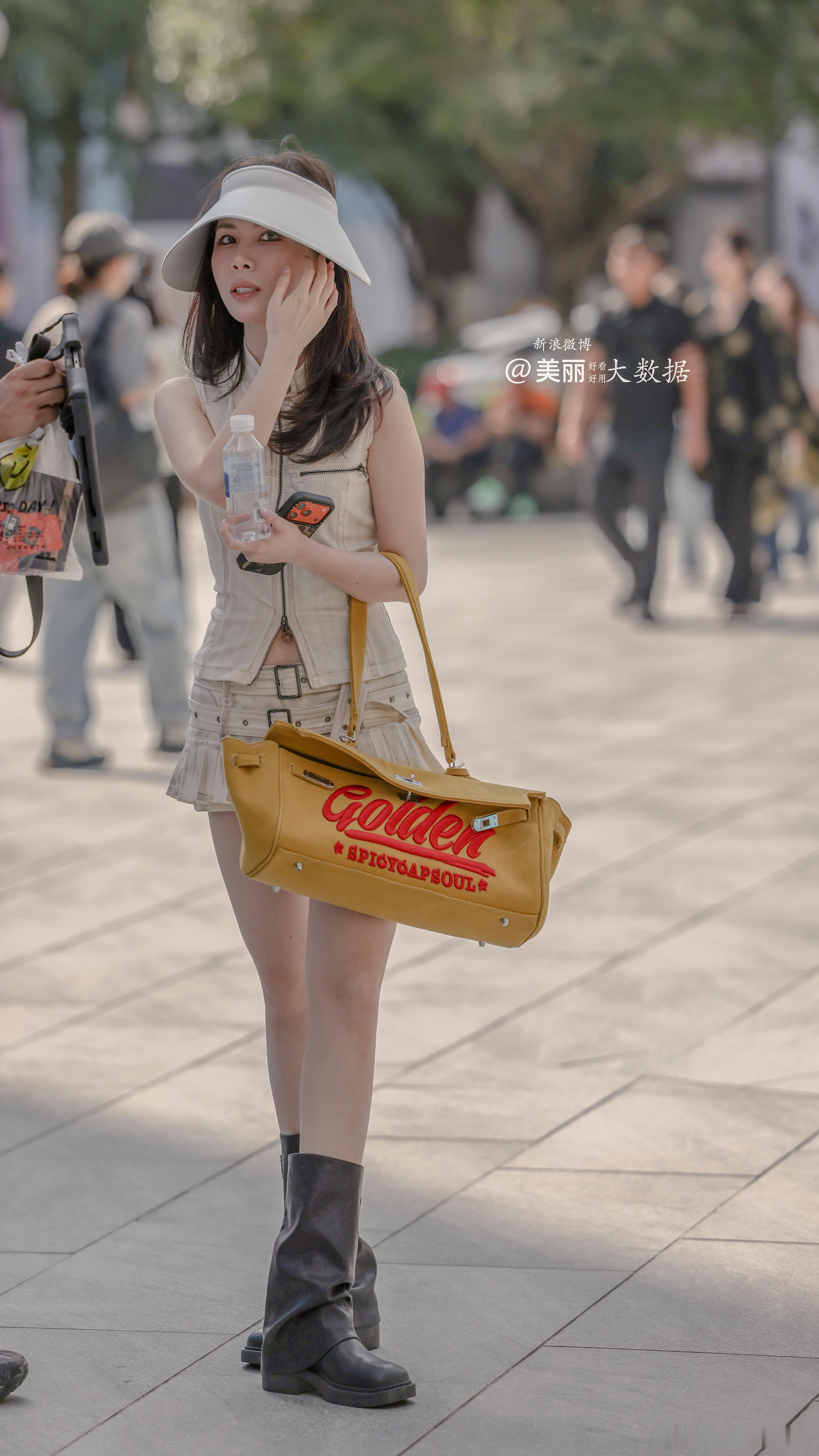 有点逆光