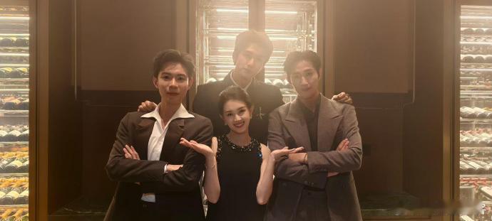 郭宇欣和她的男人们短国果然会整活！郭宇欣妥妥的“短国樱花树”，和王凯沐、黄浩