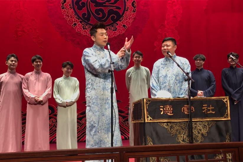 张九南带十队首演，高九成揭秘队长是送礼得来的！德云社十队迎来在上海德云社的首演。