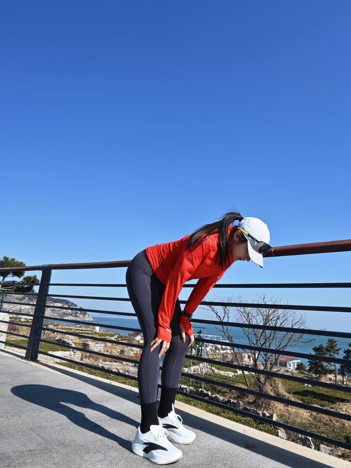 每天坚持跑步10公里㎞科学吗？✅天天跑10公里，对绝大多数人来说，属于高负荷、