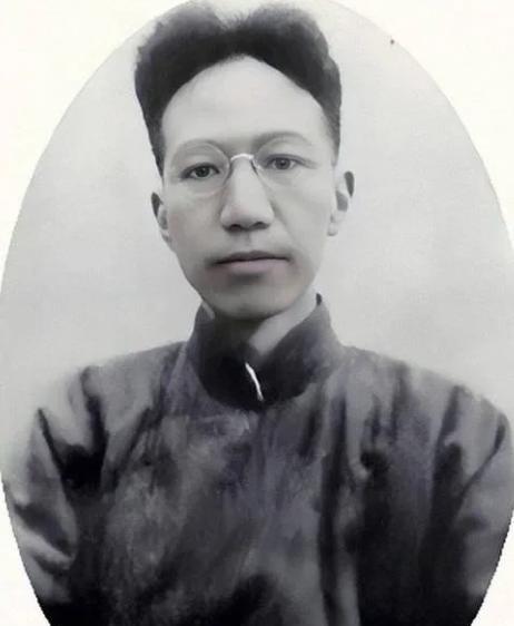 1941年12月，几个日本兵闯入一位中国老人家中，谁料，老人竟用流利的日语破口大