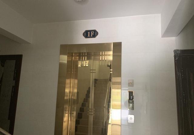 明后年，越来越多人会搬离“一梯一户”，缺点太明显！一梯一户设计中，公摊比