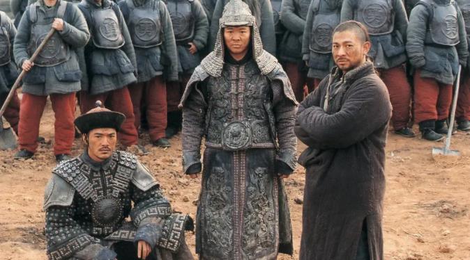 《投名状》中，最经典的就是陈大人领着<em>庞青云</em>见太后的这一幕，太后让太监传达口谕说：