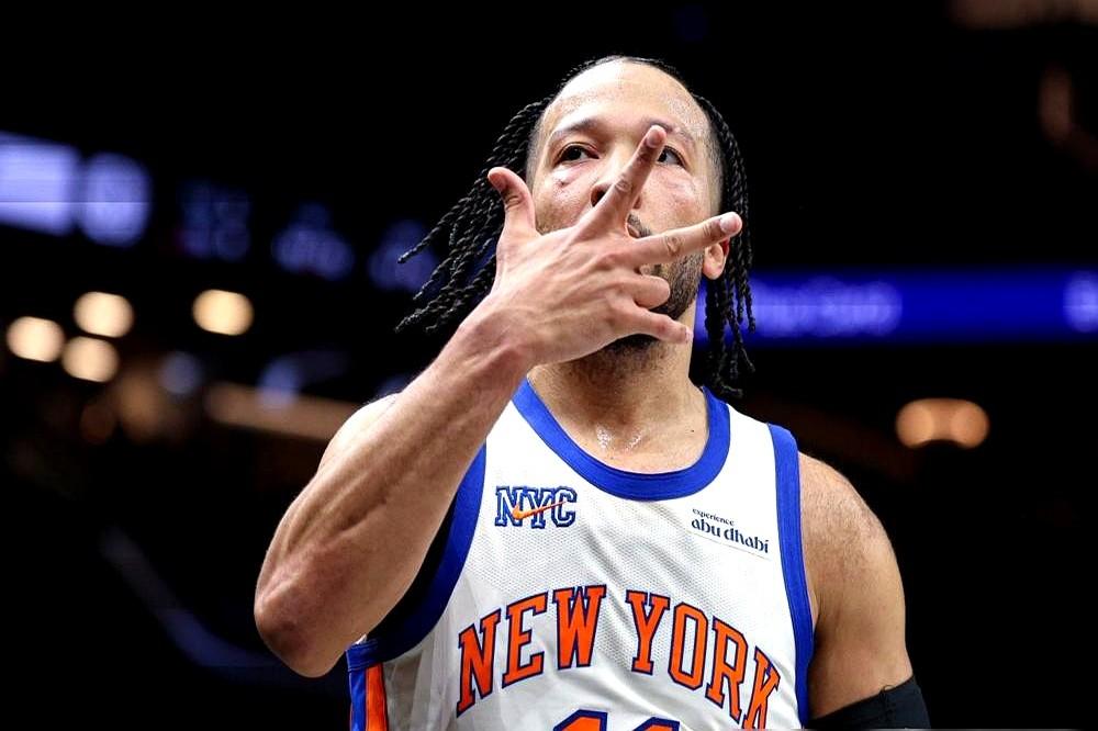 打的不是篮球，是人心。纽约尼克斯4比0横扫费城76人，场面比比分更夸张。