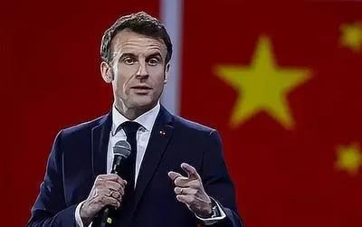 马克龙好“威风”，居然敢对中国说三道四。日前，在新加坡的香格里拉军事对话会议上