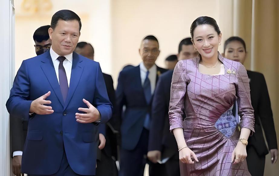 洪森的儿子其实远不如他信的女儿，别看洪玛奈是柬埔寨首相，但此人能力一般，更像是一