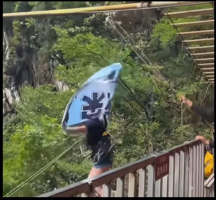 这是一场网红游乐项目用生命换来的惨痛教训。四川华蓥山，三线工业遗存改成网红