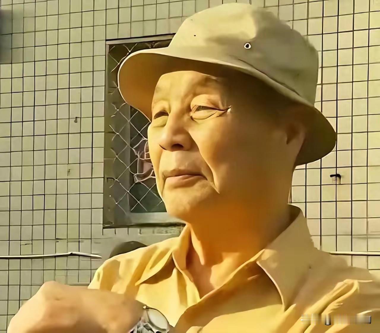 1956年刘青石回到大陆，要求面见中央高层，汇报台湾地下党密事。这个名字在