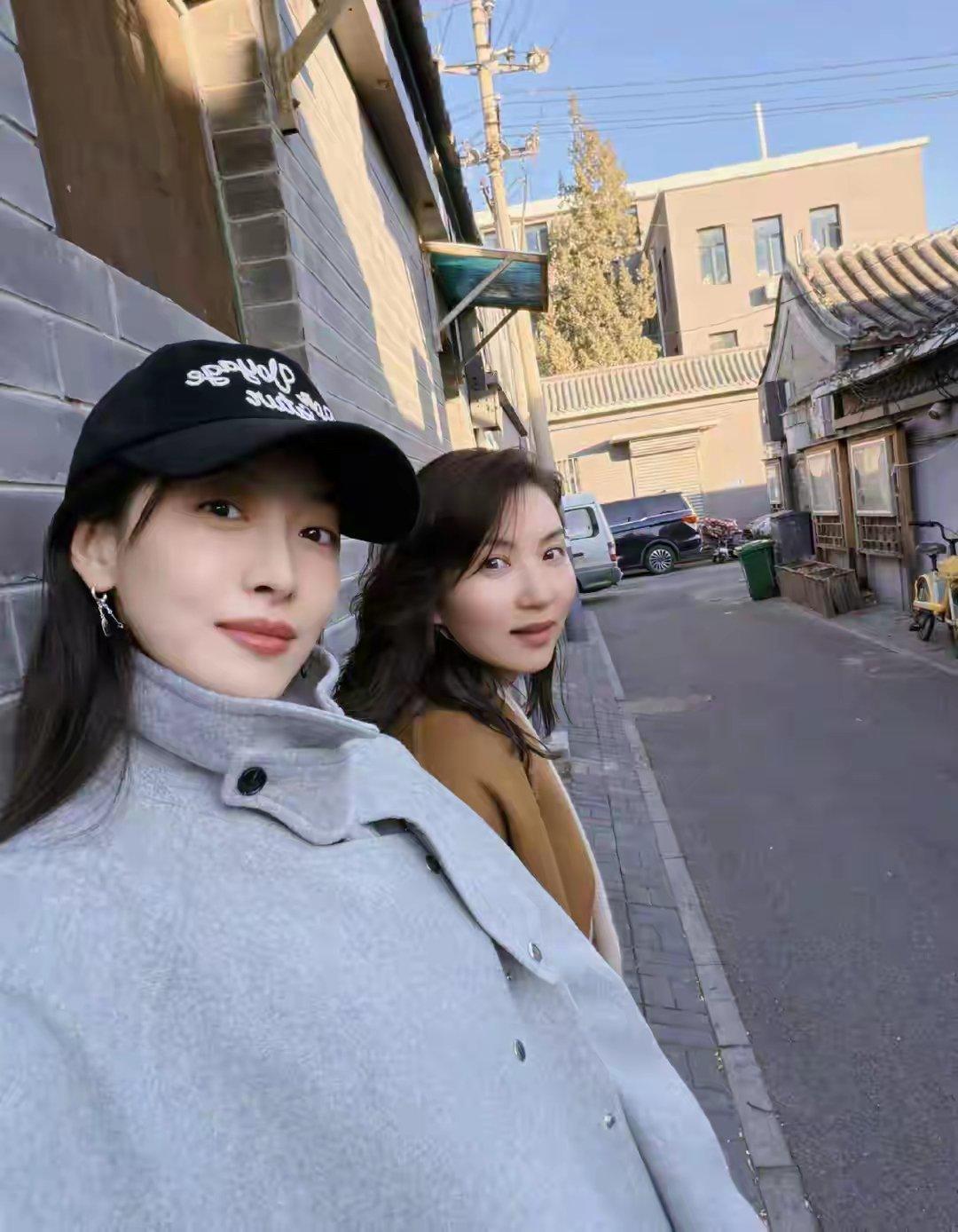 陈好宋茜情人节同框照炸场，大衣造型超般配，闺蜜头像直接锁死