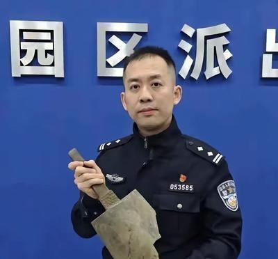 4月11日，浙江湖州发生了一件惊动文物界的大事！一对连吃顿肉都得精打细算的收废品