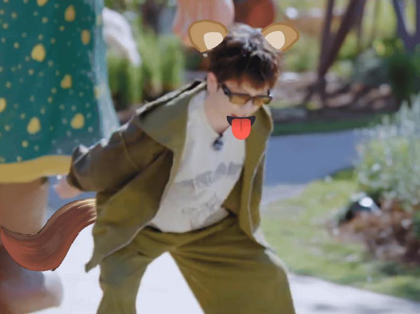 王栎鑫一听苏醒需要小狗就来劲了小刀哥刚说苏醒要“看财路”，王栎鑫秒接“需要导航犬