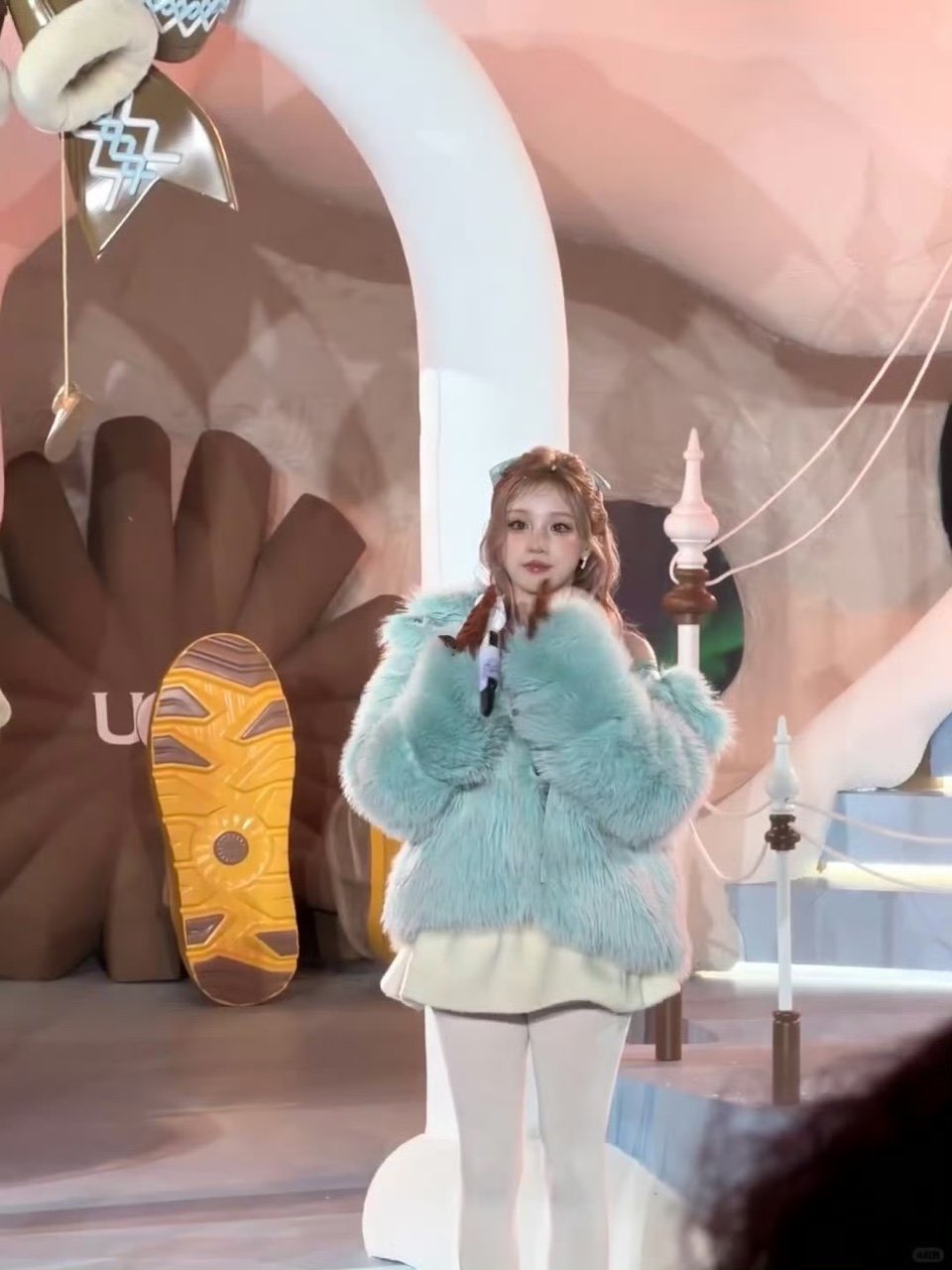 宋雨琦Ugg站台，状态好好～