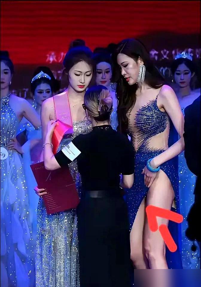 去年戛纳红毯那事，现在还被综艺翻出来唠。赵樱子没作品傍身，以嘉宾身份蹭红毯。