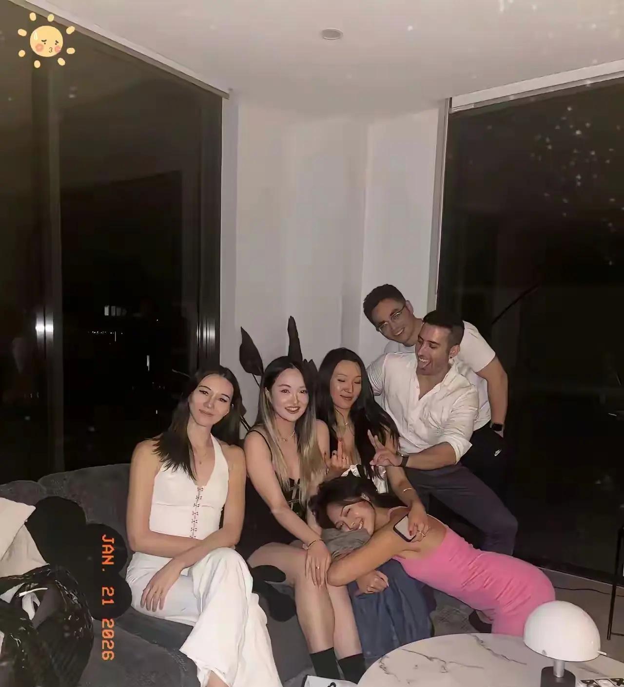 丁克不是遮羞布，子宫薄不等于放纵，她们到底在扛什么。最近听几个回国的