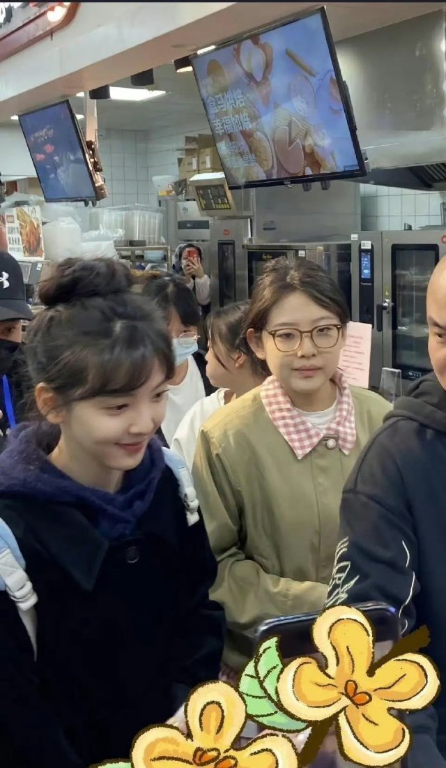 章若楠真的是中了基因彩票了和妹妹的差距好明显