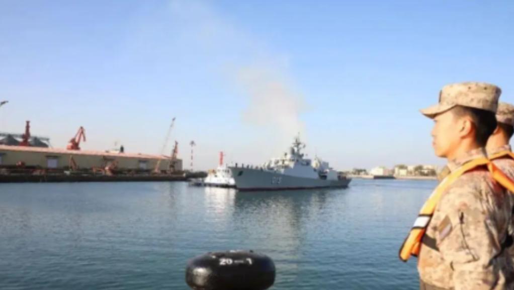 越南又在作死！12月初，越南军舰结束了对青岛的访问。离别之际，双方氛围尚显客