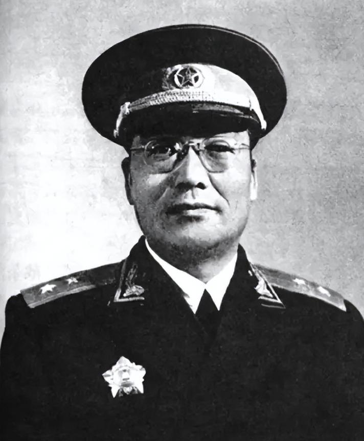 1960年，被特赦后的李仙洲被周恩来亲自接见，临别时，周总理问他：“你有什么要求