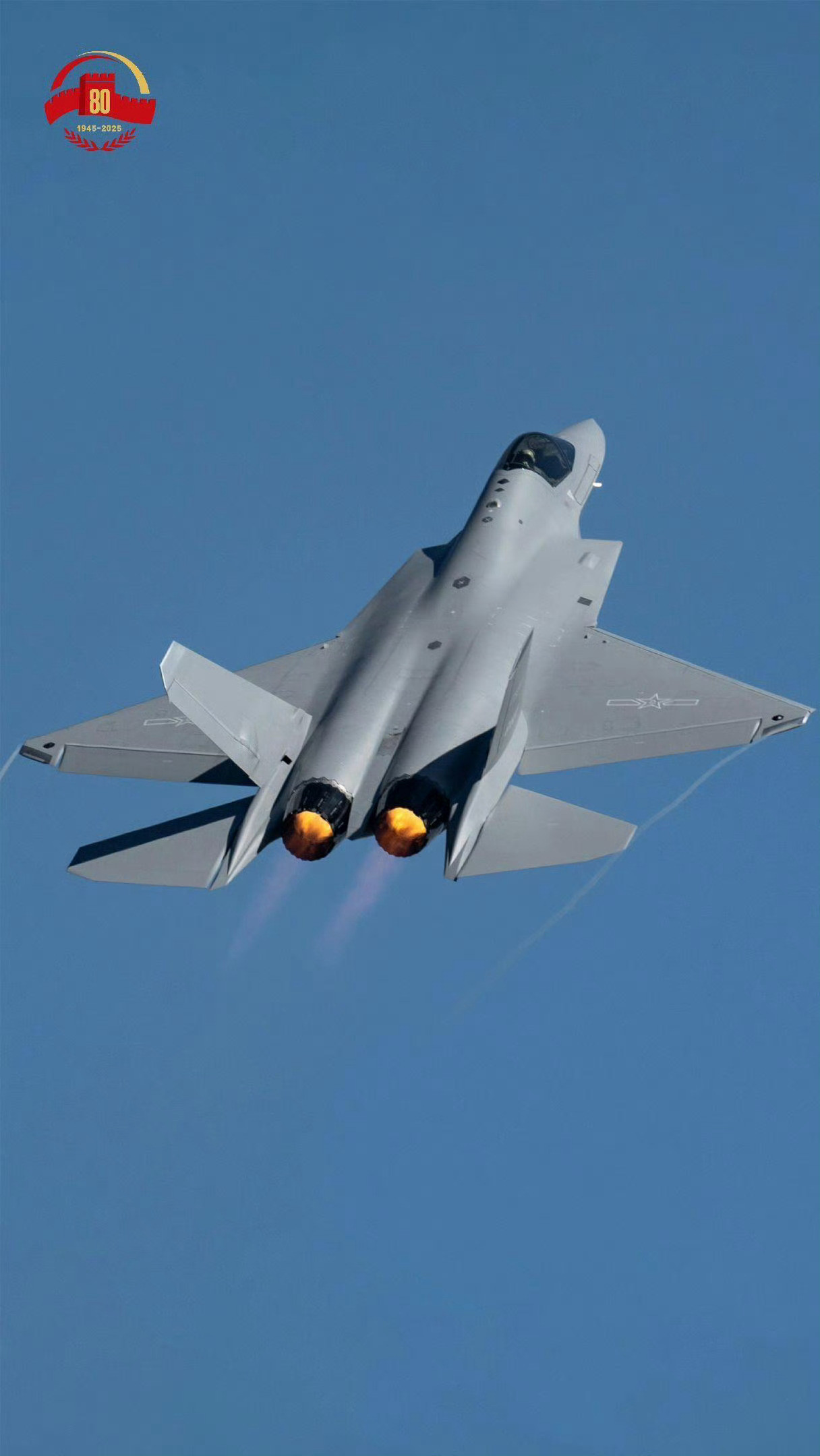 歼35太美了，比F-22优雅、比F-35干练、比歼20简洁，全球最美5代机。可是