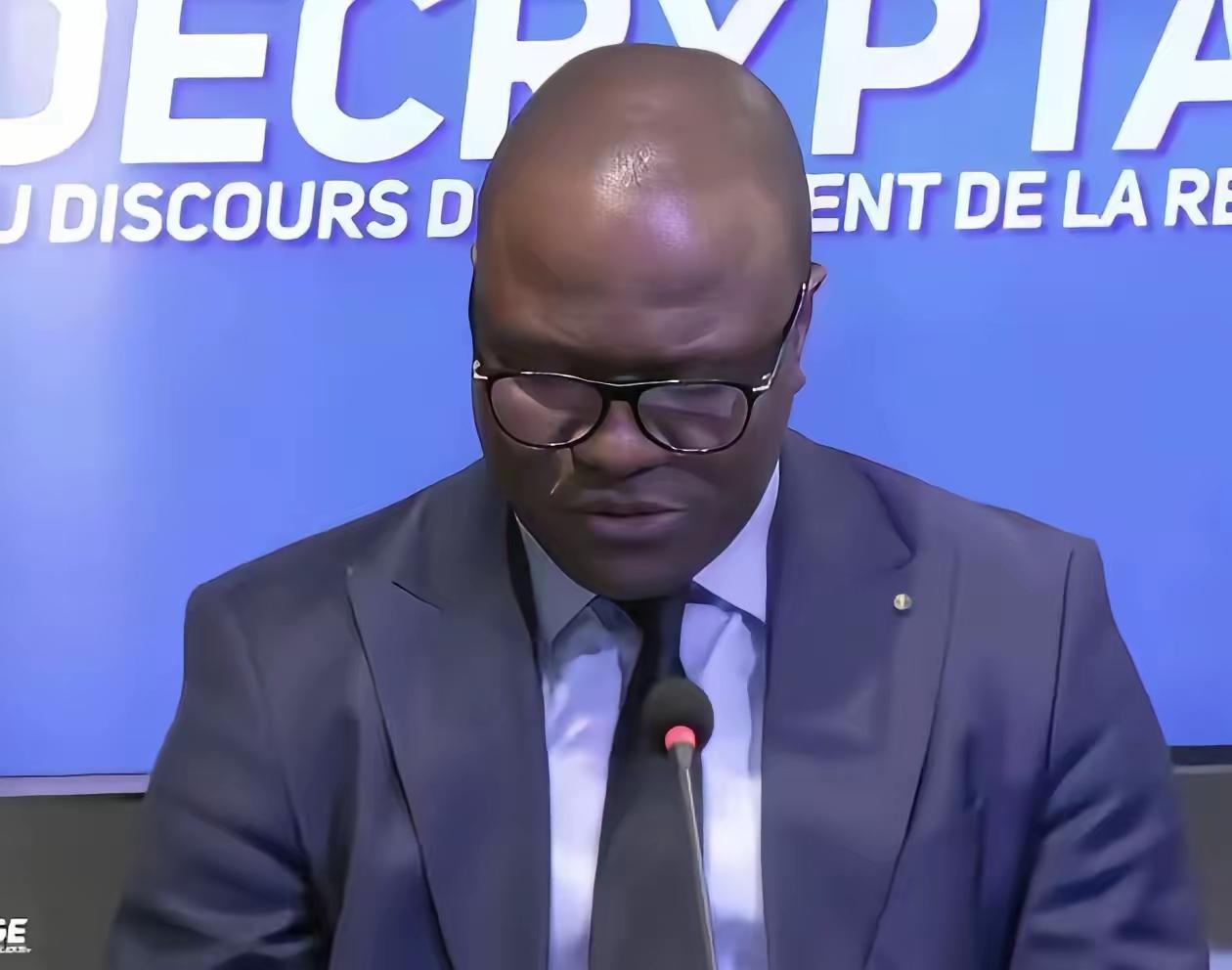 一撸到底，全部开除​​​近期，非洲小国加蓬给全世界整了个大活，他们把国家足球队