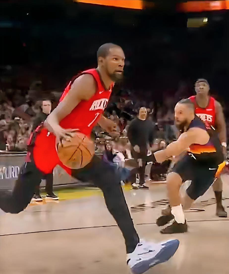 有一说一，今日狄龙和杜兰特根本不在一个级别！！杜兰特：今日比赛上场35分钟