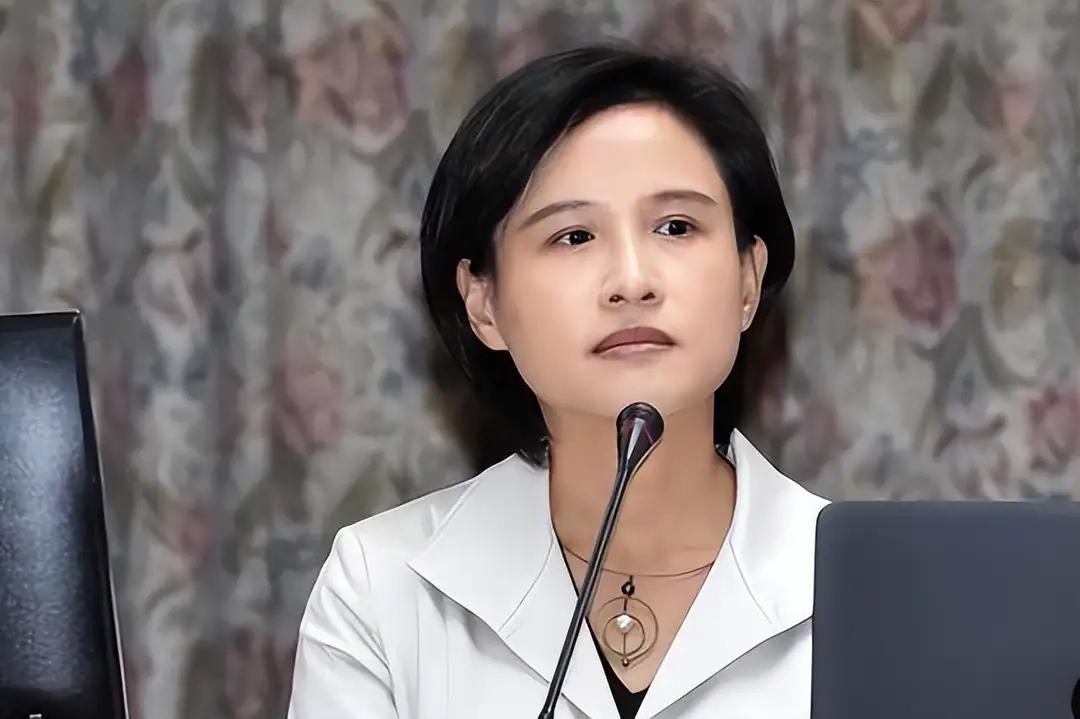 1月24日，新潮流召集人段宜康与“立委”吴思瑶均表态暗示支持郑丽君代表民进党参选