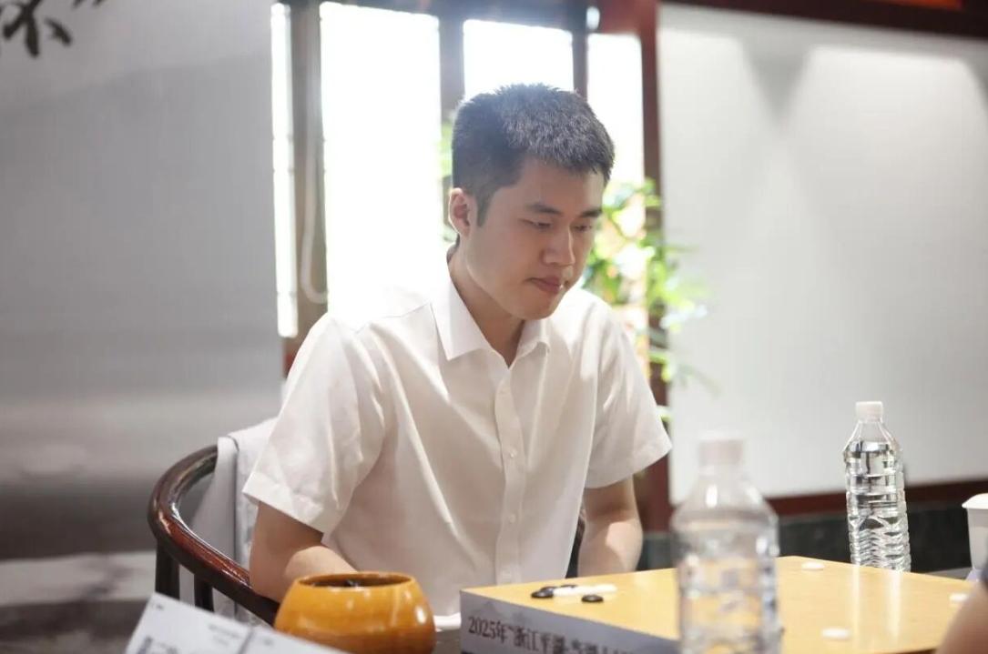 当湖十局杯~黄云嵩首夺快棋王2025第37届浙江平湖·当湖十局杯中国围棋快