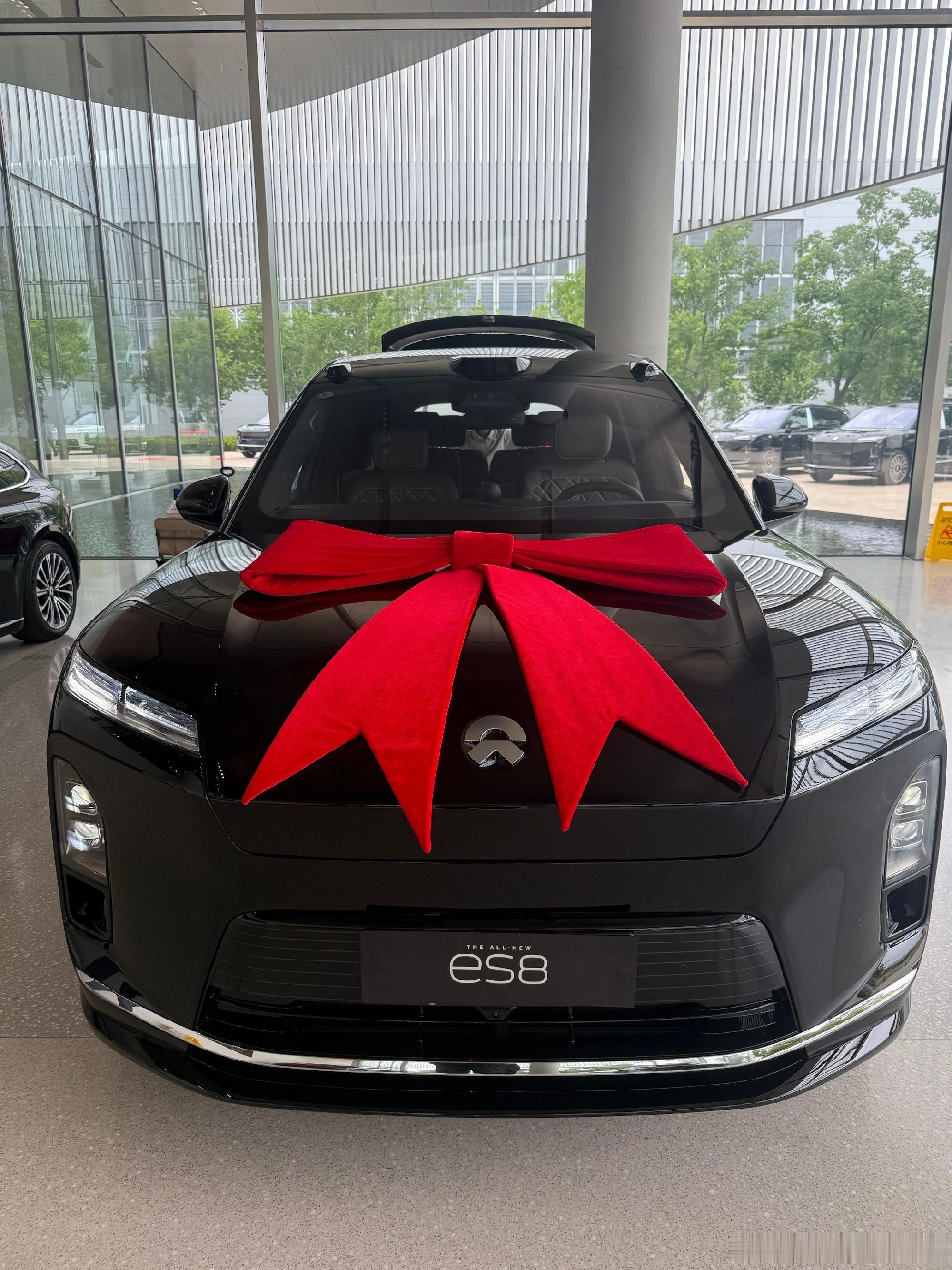 喜提新车🚗蔚来ES8到手！纠结许久的选车之路收官✅。选车的时候对比了...